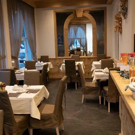 Hotel Regina Cortina dʼAmpezzo