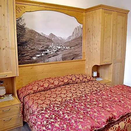 Regina Hotell 3*