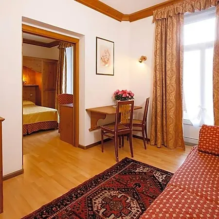 Regina Hotell 3*
